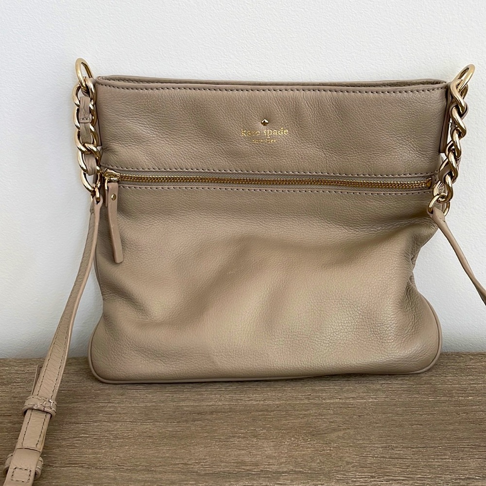Kate Spade Grey Beige Tan Crossbody Purse.